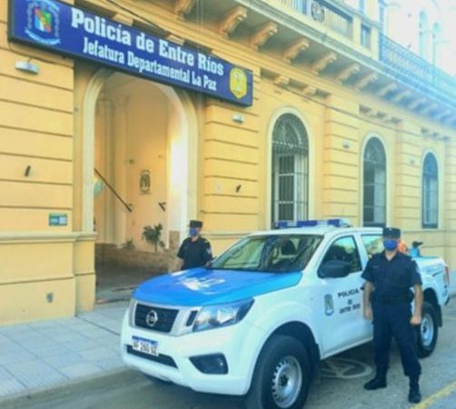 Jefatura Departamental La Paz suma una nueva unidad móvil, se trata de una camioneta  NISSAN FRONTIER 0km