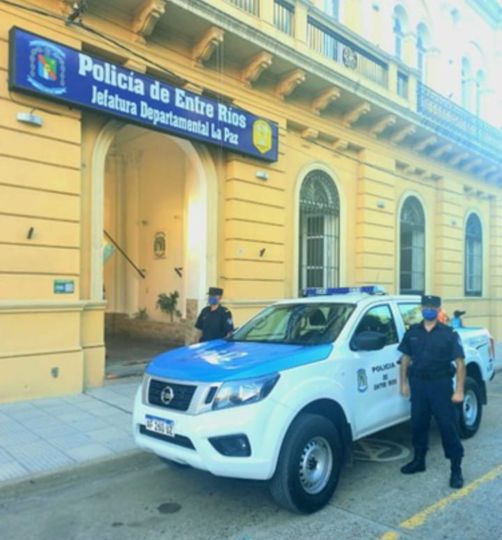 Jefatura Departamental La Paz suma una nueva unidad móvil, se trata de una camioneta  NISSAN FRONTIER 0km