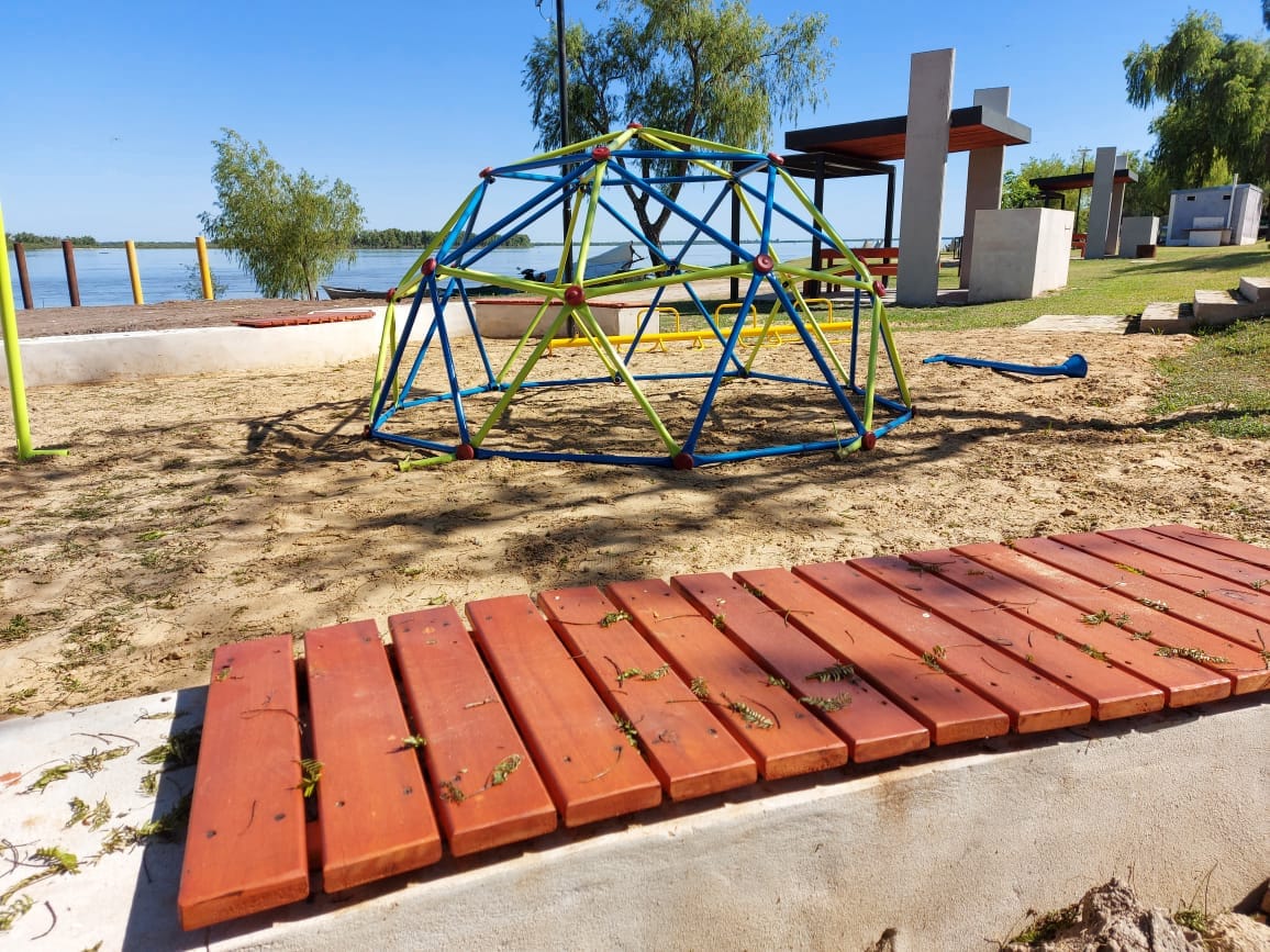 Santa Elena: Secrean nuevos espacios de esparcimiento en la costanera.