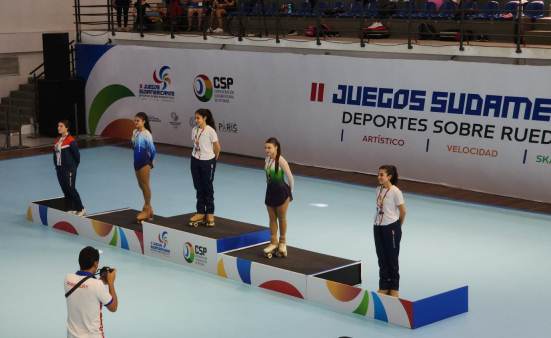 Una paceña se consagro subcampeona de patín artístico en Paraguay  integrando  la selección nacional.