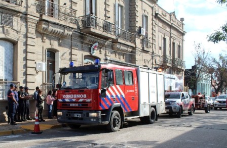 El municipio adquirió un camión autobomba con equipamiento de última generación