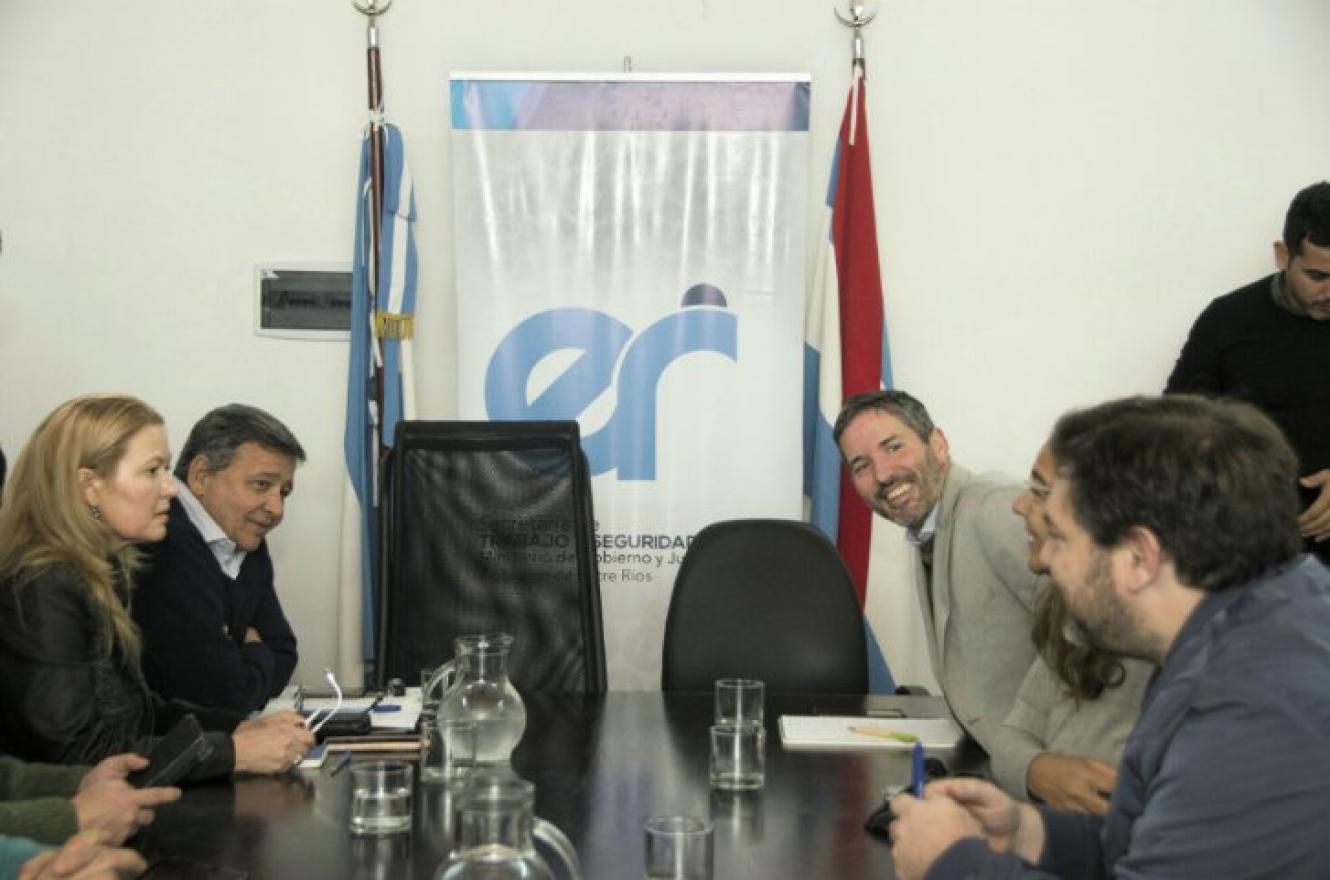 Los gremios docentes aceptaron la propuesta de incremento salarial del gobierno