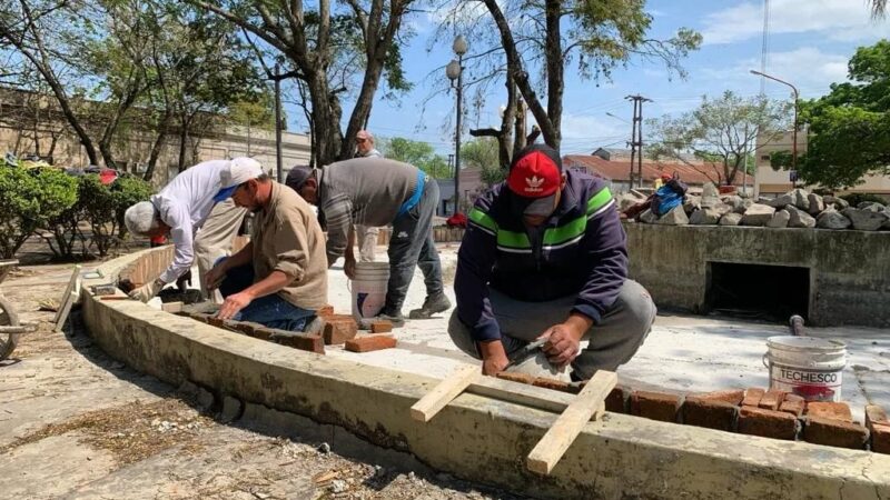 La Paz: El Municipio realiza obras de puesta en valor de la Plazoleta Varisco