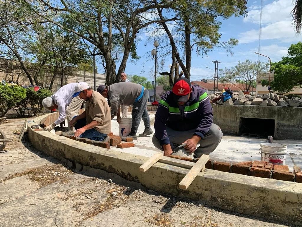 La Paz: El Municipio realiza obras de puesta en valor de la Plazoleta Varisco