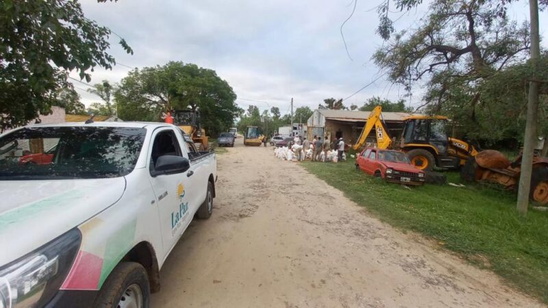 La Paz: Defensa civil de la ciudad continúa llevando adelante trabajos de prevención y asistencia.