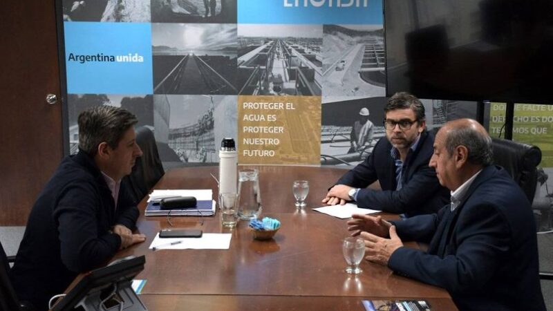 Santa Elena:  Se licitará la construcción del sistema de desagues cloacales con una inversión de siete millones de dólares.