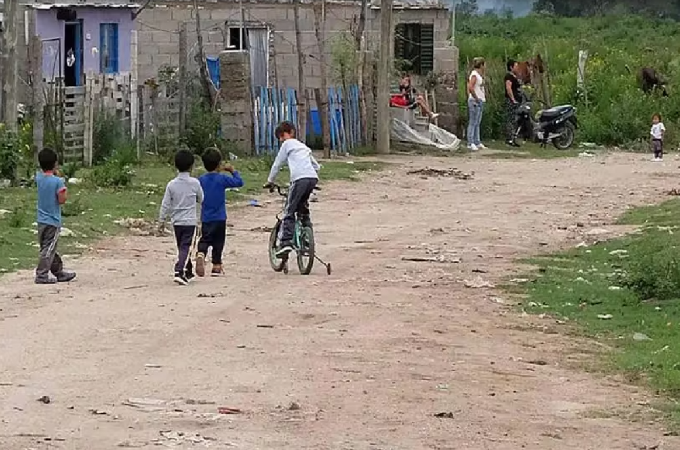 Según la UCA, en Argentina los niños y adolescentes pobres son el 62,9% de esa población