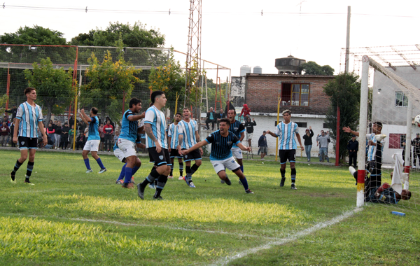 Copa Entre Ríos: Malvinas sacó una mínima ventaja de local