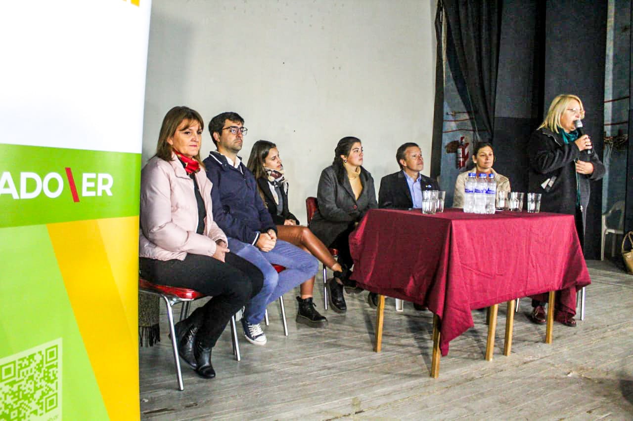 La Paz: Presentaron el Senado Juvenil, un espacio para el debate y las propuestas de los jóvenes.