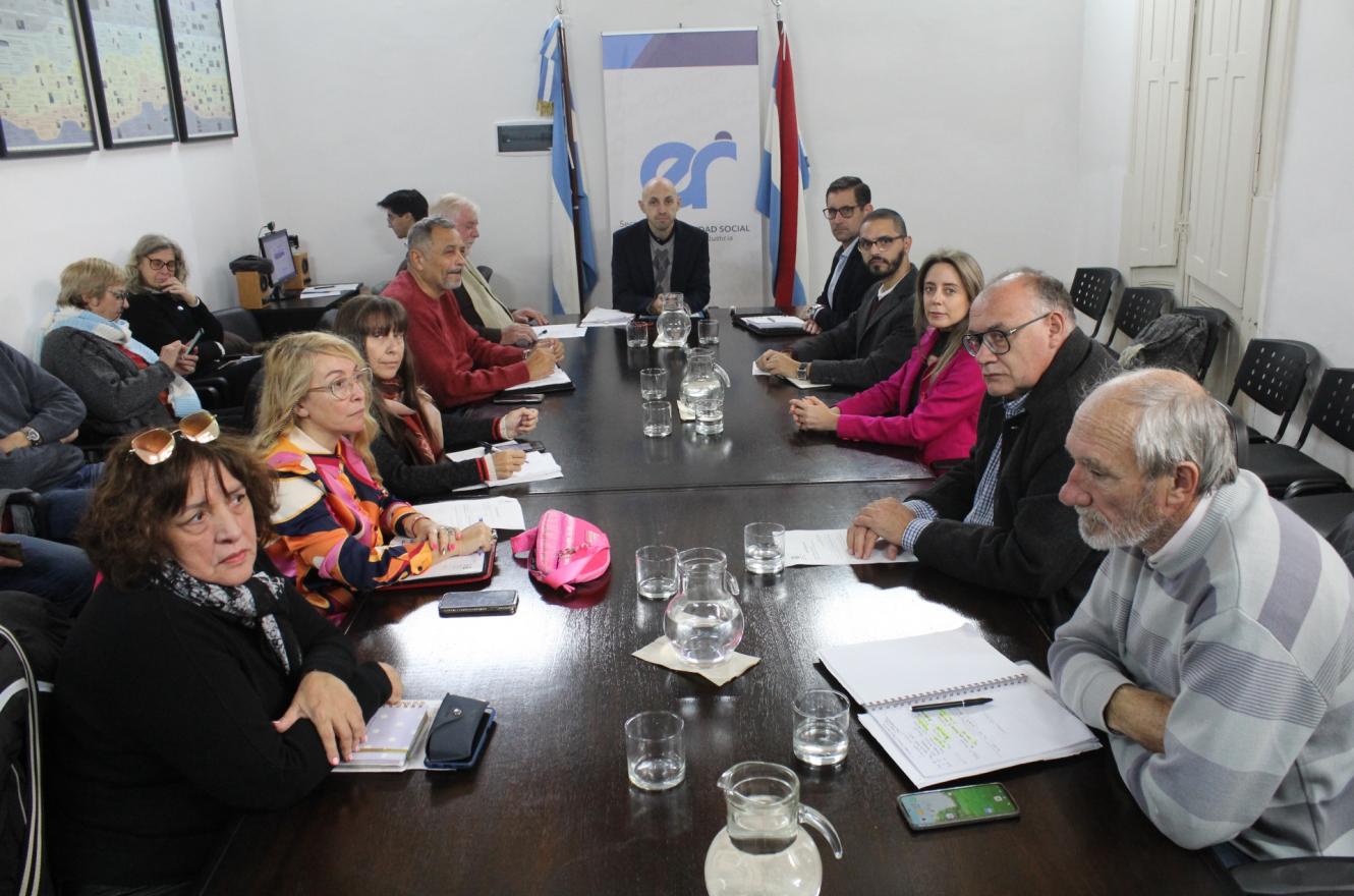 Paritaria: la provincia y los gremios estatales acordaron un 20% en tres tramos