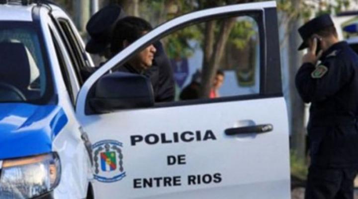 Tres masculinos fueron detenidos por la Policía por delito de hurto en flagrancia