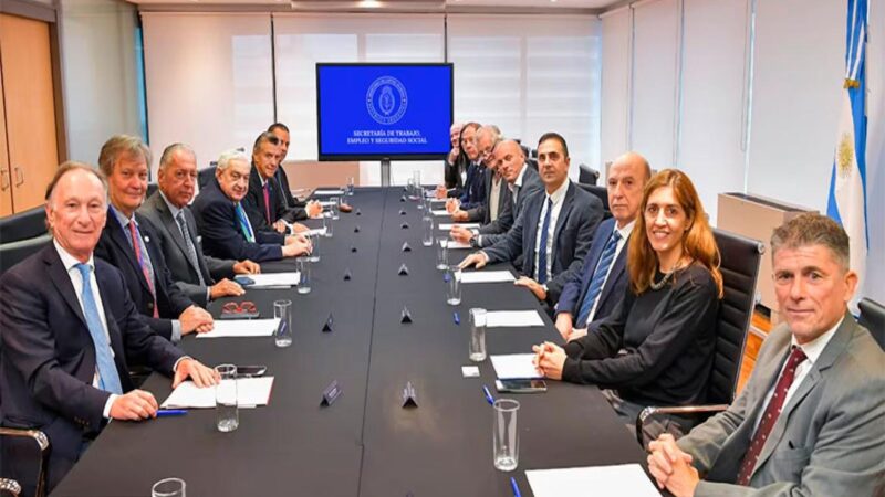 El Gobierno nacional se reunió con empresarios para discutir la reforma laboral