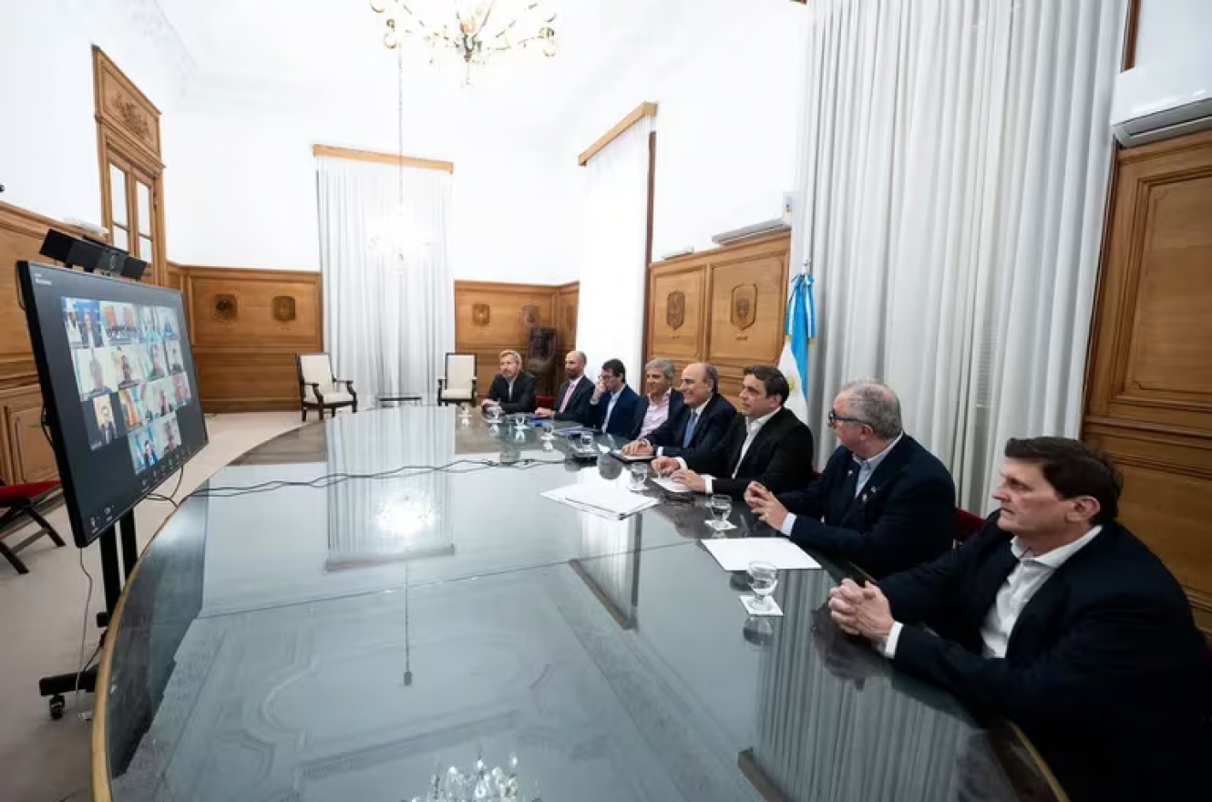 Francos y Caputo se reunieron con los gobernadores para debatir el Presupuesto