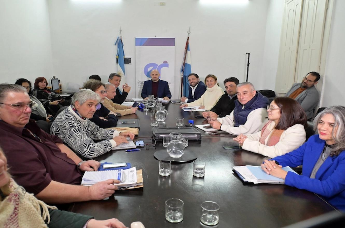 Gremios docentes y gobierno retoman este mediodía la discusión salarial