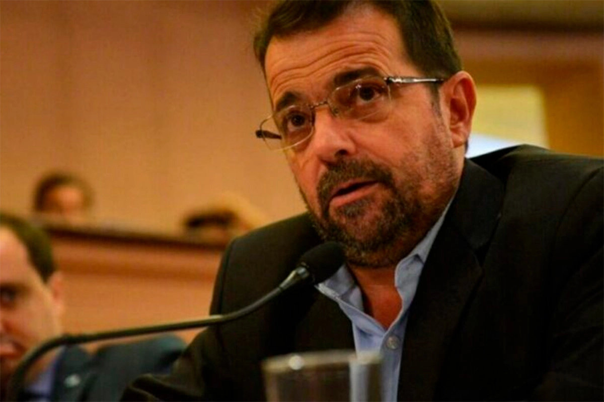 Kneeteman: “El gobierno cumple con los docentes y la respuesta del gremio son paros, escraches y agresiones”