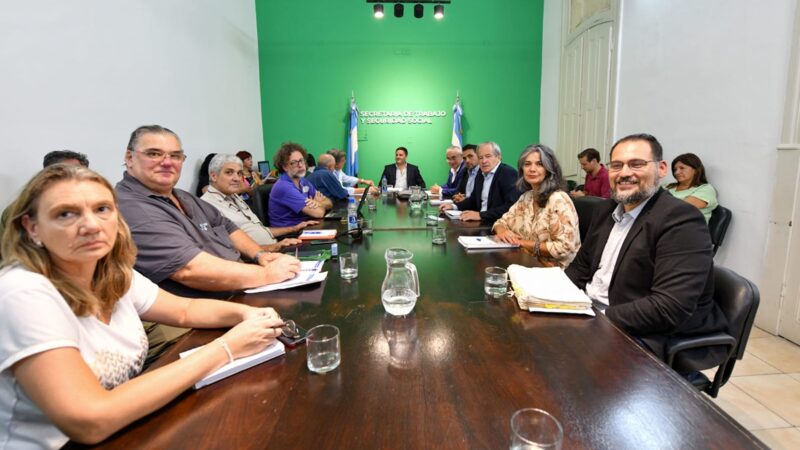 El gobierno provincial presentó una oferta salarial anual para los docentes
