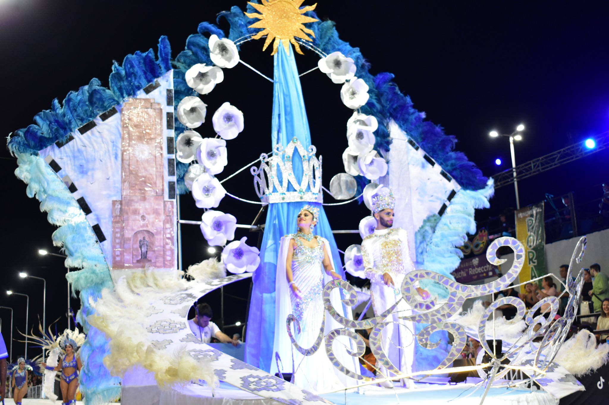 Santa Elena se prepara para la tercera noche de carnaval
