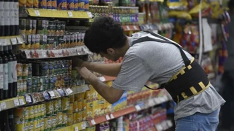 Los empleados de comercio cobrarán un aumento del 5,1% en el primer trimestre del año