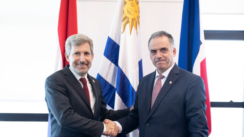 Frigerio se reunió con el presidente de Uruguay para plantear la preocupación por la instalación de la planta de hidrógeno frente a Colón