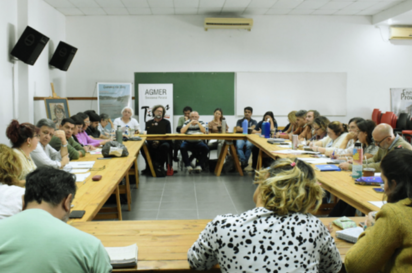 Iosper: Agmer se declara en alerta y rechaza “el ataque a los derechos y a la salud”