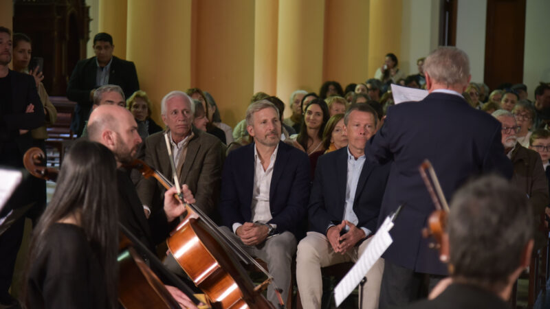 Frigerio acompañó la clausura de la 15ª edición de Galas del Río, en La Paz