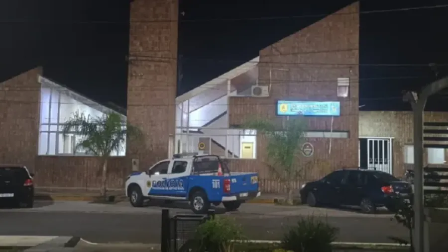 Hospitalizaron a dos policías tras ser atacados a balazos en zona rural de Santa Elena