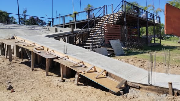 Avanza la construcción de la rampa de accesibilidad en el Balneario Municipal