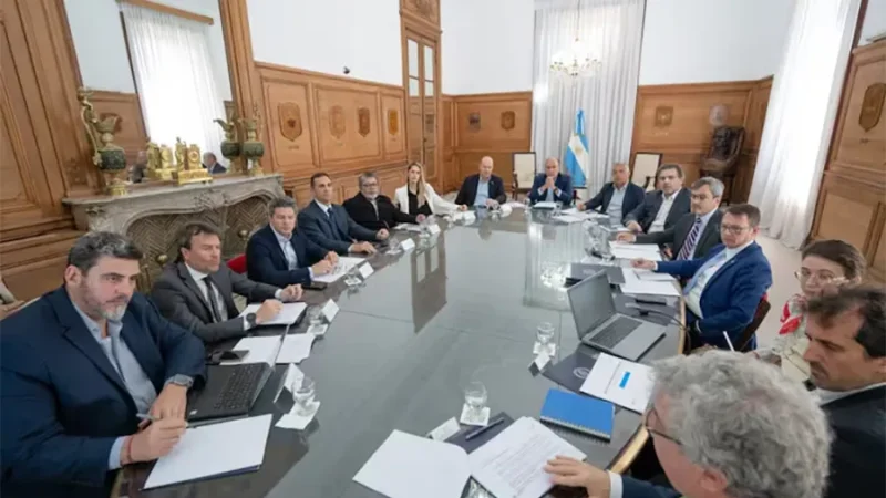 Reforma laboral: analizan impulsar convenios por empresas y modificar las indemnizaciones, entre otros cambios