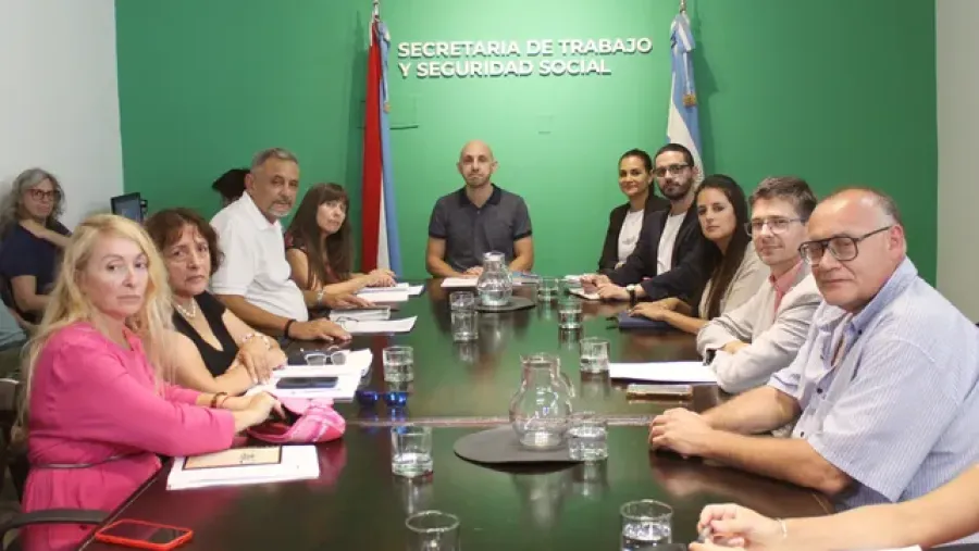 Se retoma la discusión paritaria: el gobierno busca revertir el rechazo de los gremios