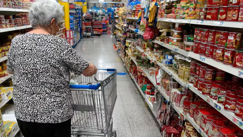 Economistas prevén una inflación de 2,5% en diciembre