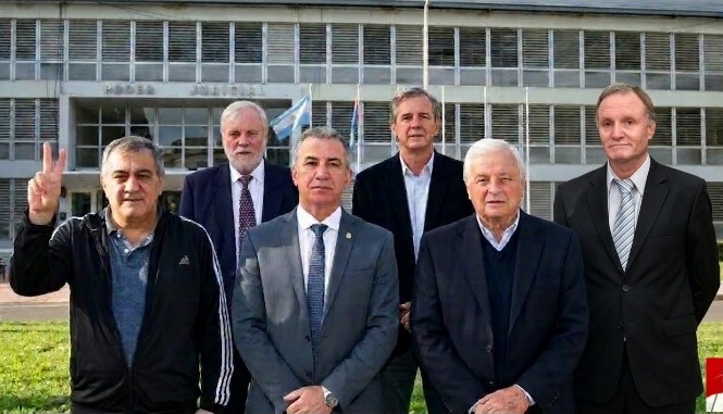 La Fiscalía notifica a Bahl, Ballestena, Lauritto, Cáceres, Urribarri, Allende por los Contratos Truchos para que designen abogados