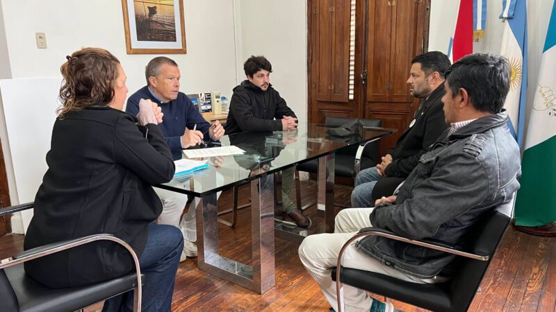 La Paz: Firma de convenios para nuevas capacitaciones en oficios