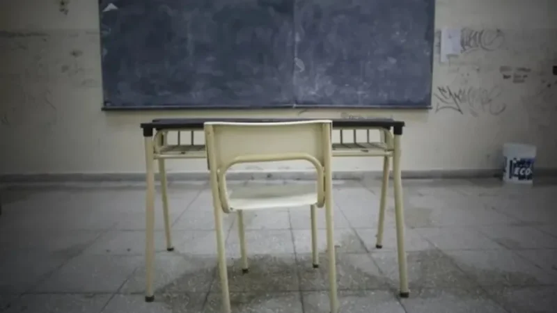 Con huelga de los gremios docentes, reinicia el ciclo lectivo en la provincia