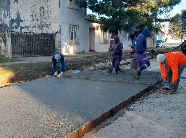 Continúan las obras y mejoras en diferentes barrios de Santa Elena.