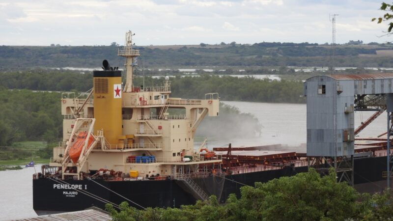 Entre Ríos lidera el transporte fluvial de granos del país: concentra nueve de cada 10 toneladas